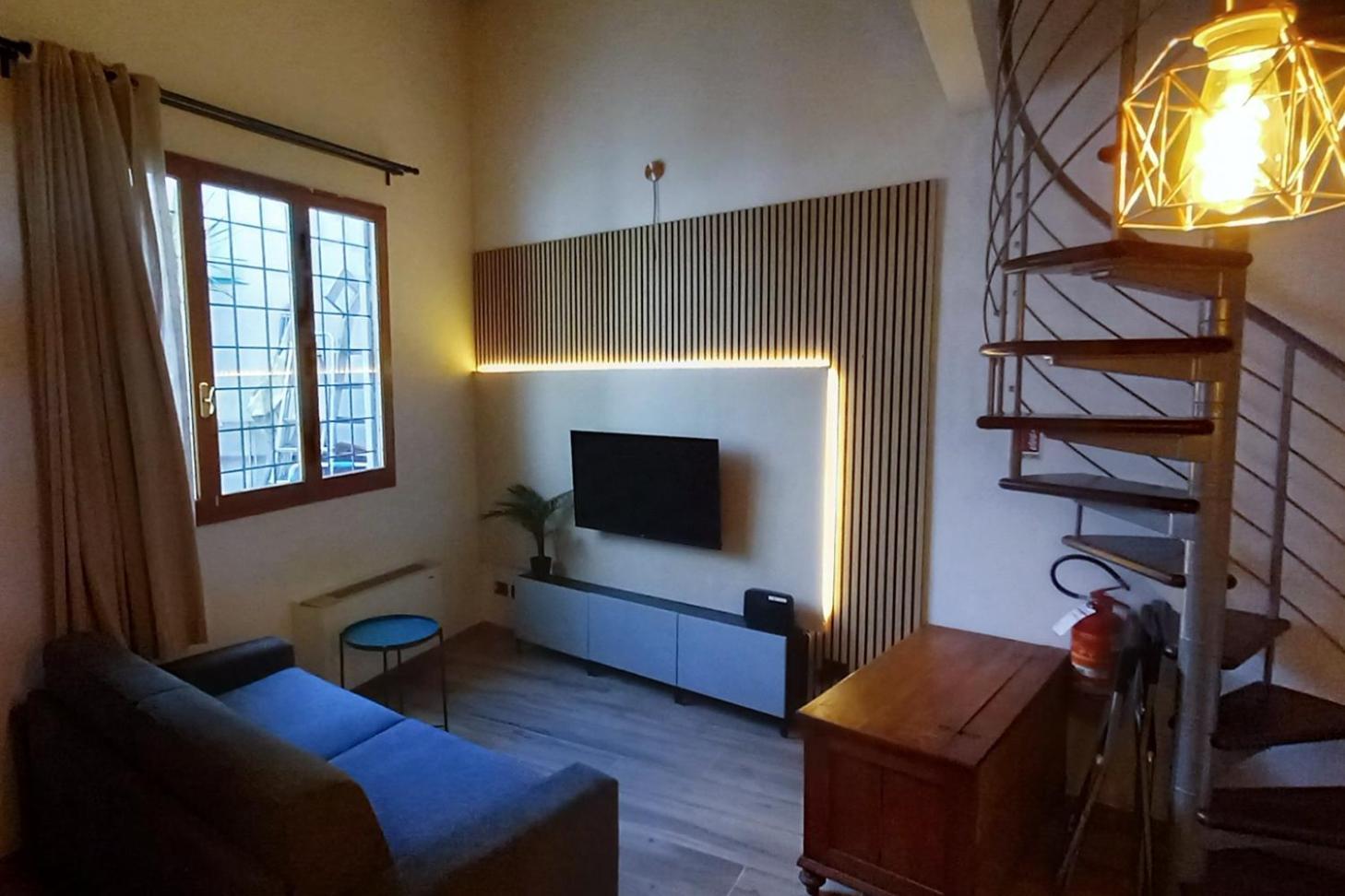 Appartamento Tuscan Loft - 7 Guests With Patio Firenze